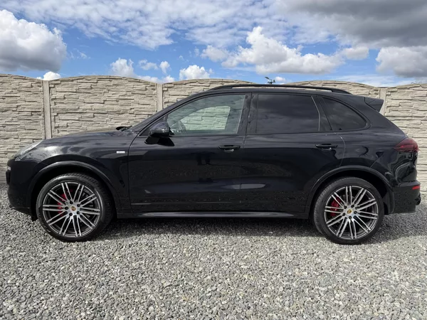 Porsche Cayenne 3.0TDI V6 265PS 4x4 GTS PAKET!