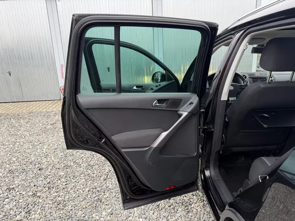 Volkswagen Tiguan 140PS 4x4 DSG PANORAMA - foto 100