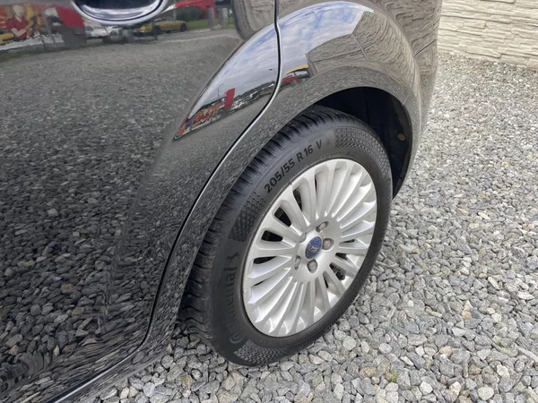 Ford Focus 1.6i 16V 100PS LPG HATCHBACK!! - foto 37