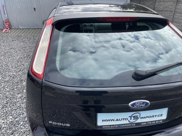 Ford Focus 1.6i 16V 100PS LPG HATCHBACK!! - foto 40