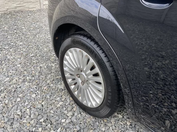 Ford Focus 1.6i 16V 100PS LPG HATCHBACK!! - foto 51