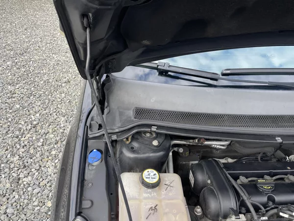 Ford Focus 1.6i 16V 100PS LPG HATCHBACK!! - foto 74