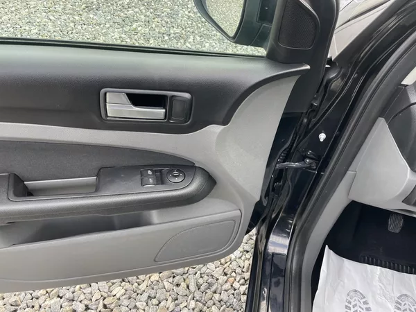 Ford Focus 1.6i 16V 100PS LPG HATCHBACK!! - foto 85