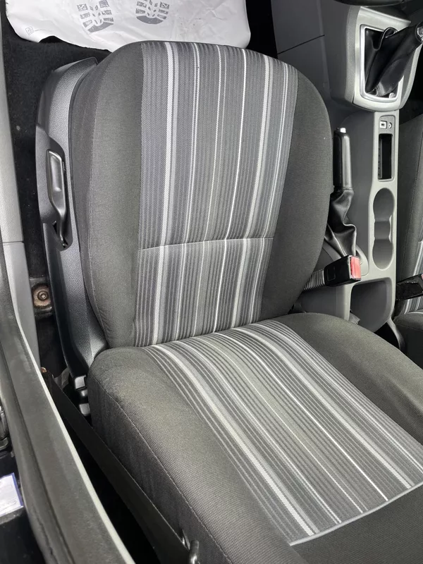 Ford Focus 1.6i 16V 100PS LPG HATCHBACK!! - foto 89