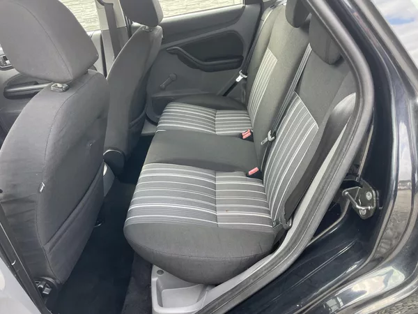 Ford Focus 1.6i 16V 100PS LPG HATCHBACK!! - foto 94