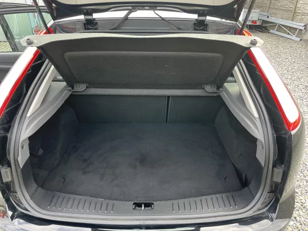 Ford Focus 1.6i 16V 100PS LPG HATCHBACK!! - foto 98