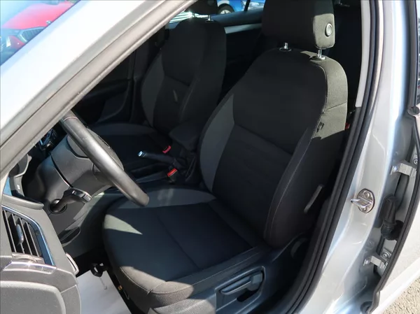 Škoda Octavia 1,6 TDi,85kW,1majČR,Serv.k,DPH - foto 10
