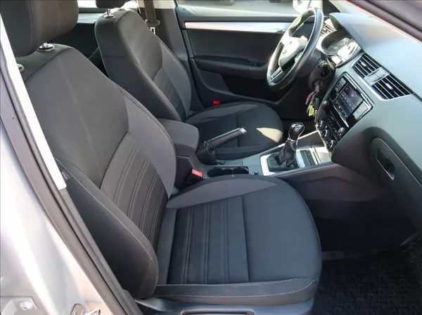 Škoda Octavia 1,6 TDi,85kW,1majČR,Serv.k,DPH - foto 13