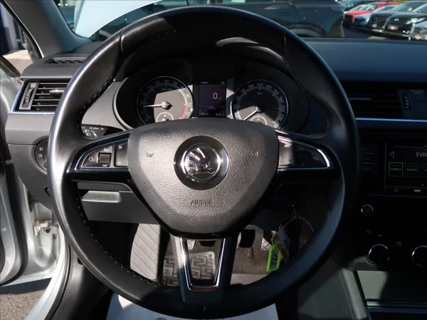Škoda Octavia 1,6 TDi,85kW,1majČR,Serv.k,DPH - foto 15