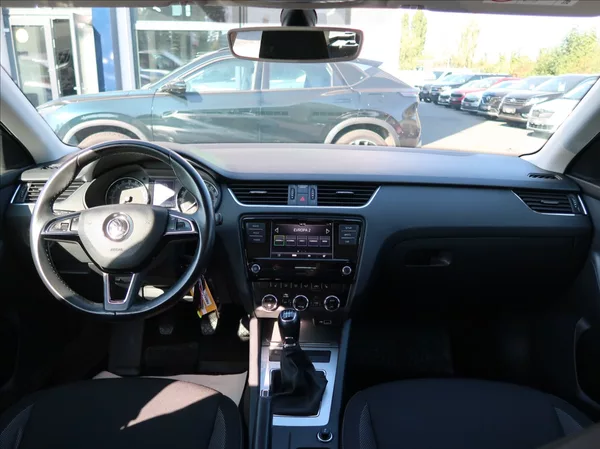 Škoda Octavia 1,6 TDi,85kW,1majČR,Serv.k,DPH - foto 16