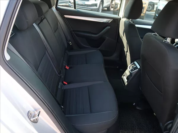 Škoda Octavia 1,6 TDi,85kW,1majČR,Serv.k,DPH - foto 18
