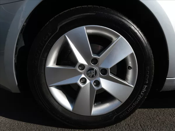 Škoda Octavia 1,6 TDi,85kW,1majČR,Serv.k,DPH - foto 22
