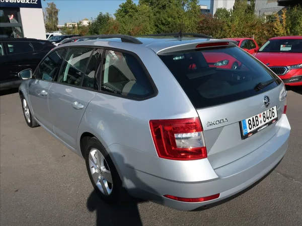 Škoda Octavia 1,6 TDi,85kW,1majČR,Serv.k,DPH - foto 4