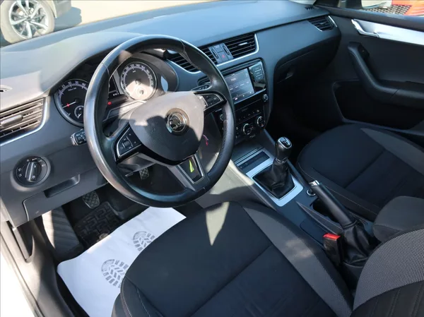 Škoda Octavia 1,6 TDi,85kW,1majČR,Serv.k,DPH - foto 9