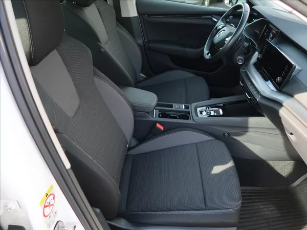 Škoda Octavia 2,0 TDi,1majČR,DSG,Serv.k.,DPH - foto 13