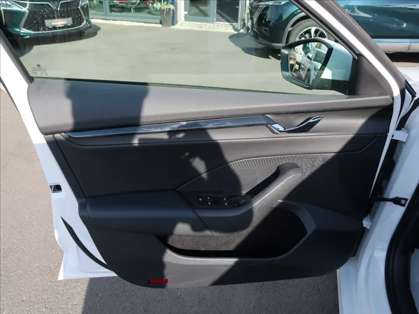 Škoda Octavia 2,0 TDi,1majČR,DSG,Serv.k.,DPH - foto 19