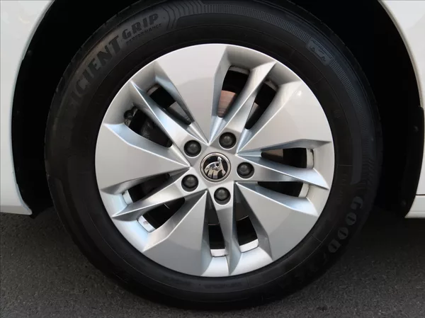Škoda Octavia 2,0 TDi,1majČR,DSG,Serv.k.,DPH - foto 22