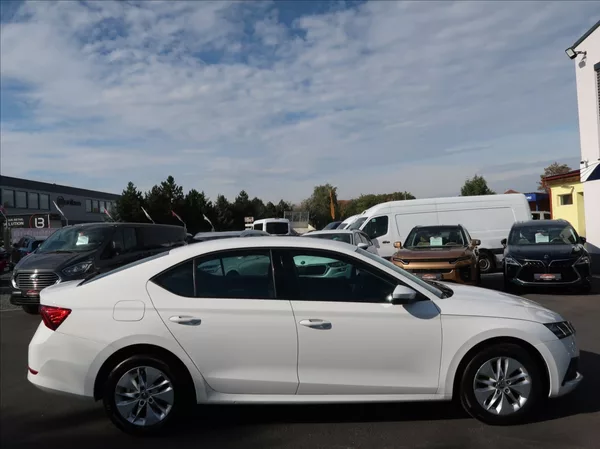 Škoda Octavia 2,0 TDi,1majČR,DSG,Serv.k.,DPH - foto 6