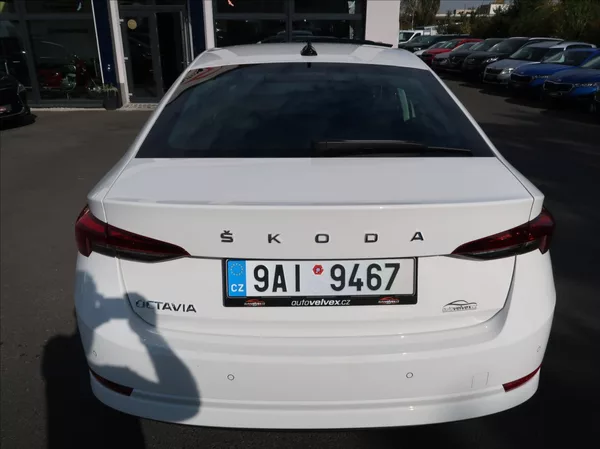 Škoda Octavia 2,0 TDi,1majČR,DSG,Serv.k.,DPH - foto 8