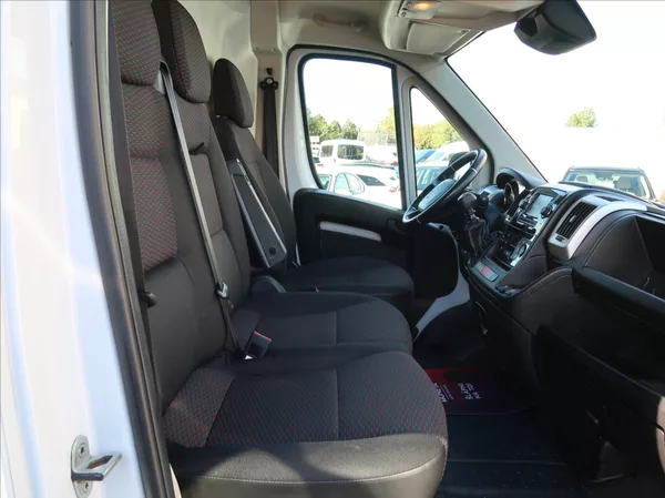 Citroën Jumper 2,2 BHDi,103kW,1majČR,L4H2,DPH - foto 13
