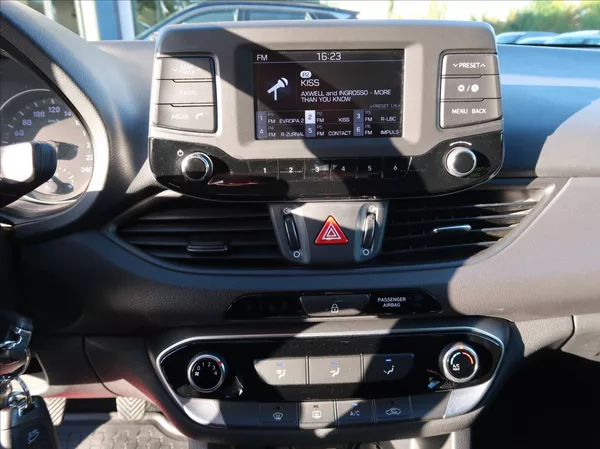 Hyundai i30 1,0 T-GDi,88kW,NovéČR,Serv.kn. - foto 14