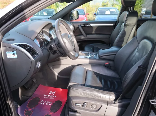 Audi Q7 3,0 TDi,176kW,NovéČR,7míst - foto 11