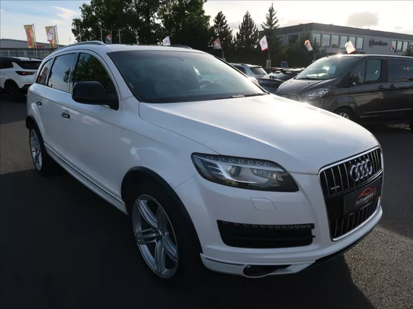 Audi Q7 3,0 TDi,176kW,NovéČR,7míst - foto 2