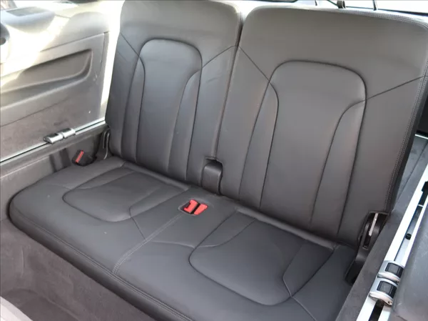 Audi Q7 3,0 TDi,176kW,NovéČR,7míst - foto 24