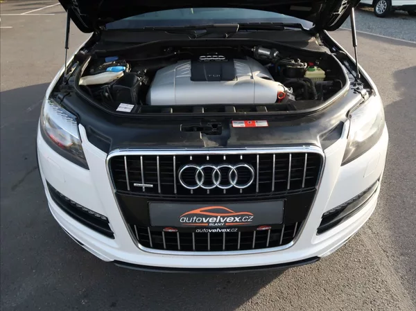 Audi Q7 3,0 TDi,176kW,NovéČR,7míst - foto 27