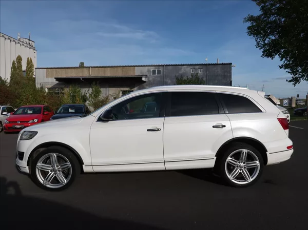 Audi Q7 3,0 TDi,176kW,NovéČR,7míst - foto 6