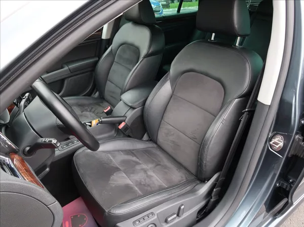 Škoda Superb 2,0 TDi,103kW,NovéČR,Elegance - foto 10