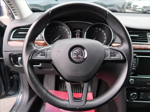 Škoda Superb 2,0 TDi,103kW,NovéČR,Elegance - foto 16