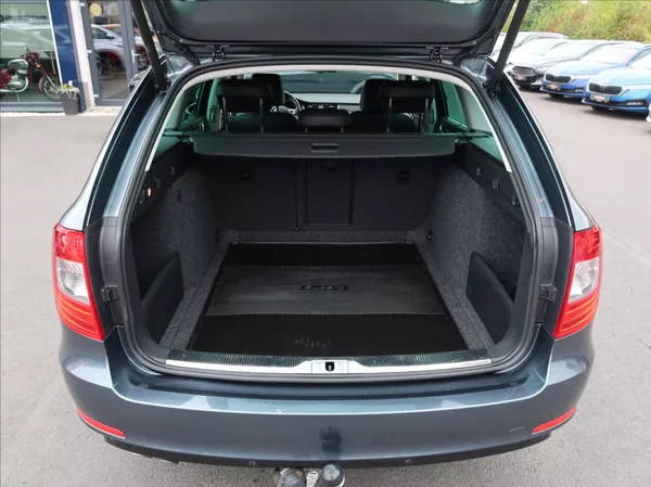 Škoda Superb 2,0 TDi,103kW,NovéČR,Elegance - foto 24