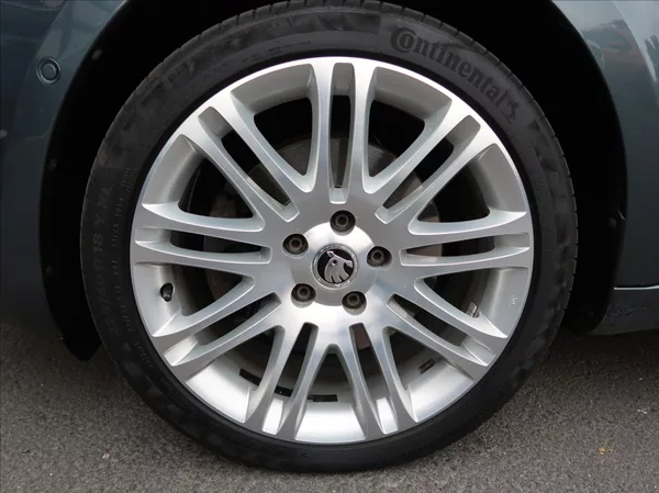 Škoda Superb 2,0 TDi,103kW,NovéČR,Elegance - foto 26