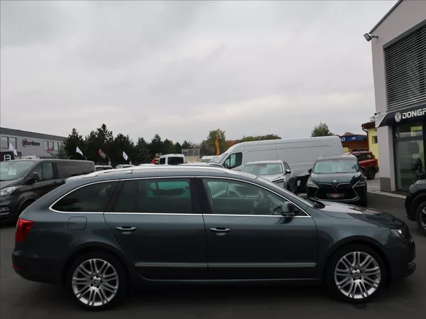 Škoda Superb 2,0 TDi,103kW,NovéČR,Elegance - foto 5