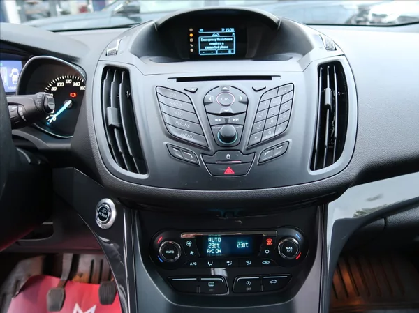 Ford Kuga 1,6 EcoBoost,110kW,NovéČR,tažn - foto 14