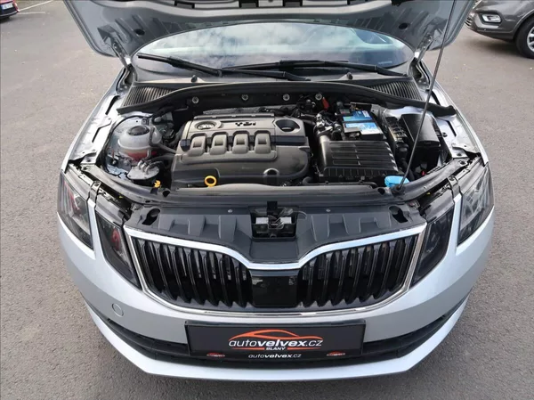 Škoda Octavia 1,6 TDi,85kW,NovéČR,klima - foto 19