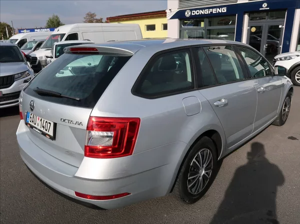 Škoda Octavia 1,6 TDi,85kW,NovéČR,klima - foto 3