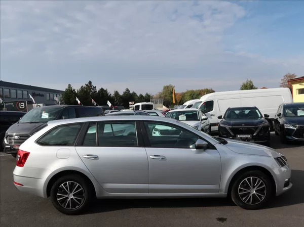 Škoda Octavia 1,6 TDi,85kW,NovéČR,klima - foto 5