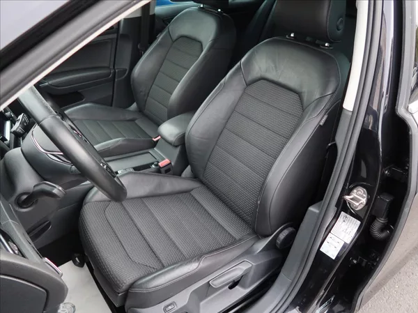 Volkswagen Golf 1,4 TSi,103kW,1majČR,Aut.klima - foto 10