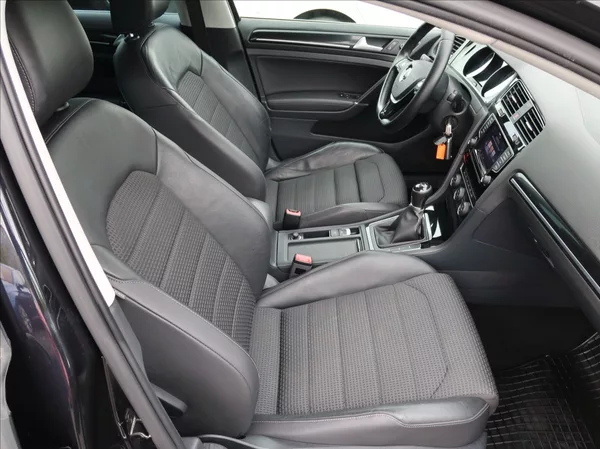 Volkswagen Golf 1,4 TSi,103kW,1majČR,Aut.klima - foto 13
