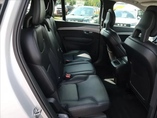 Volvo XC90 2,0 B5,173kW,MomentumPro,1maj - foto 22