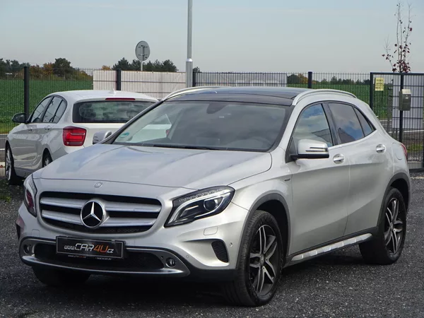 Mercedes-Benz GLA 200d 100kW 4MATIC PANORAMA