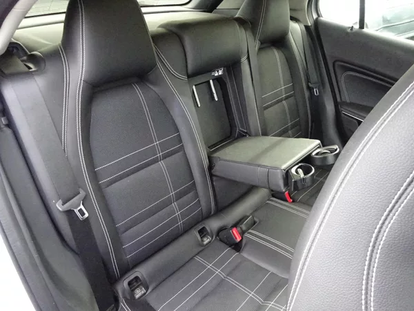 Mercedes-Benz GLA 200d 100kW 4MATIC PANORAMA - foto 12