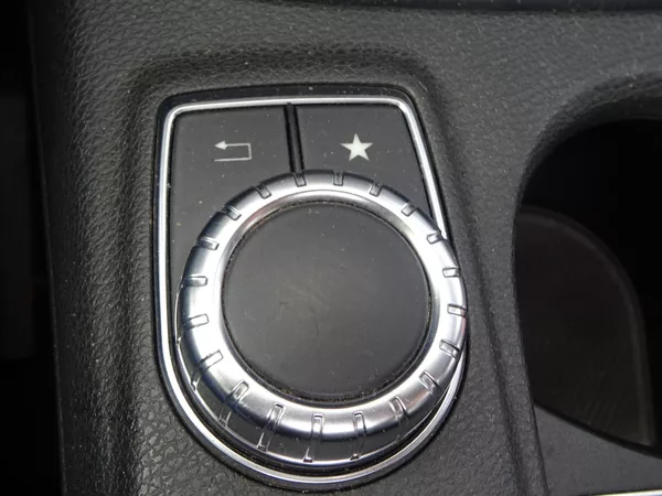 Mercedes-Benz GLA 200d 100kW 4MATIC PANORAMA - foto 19