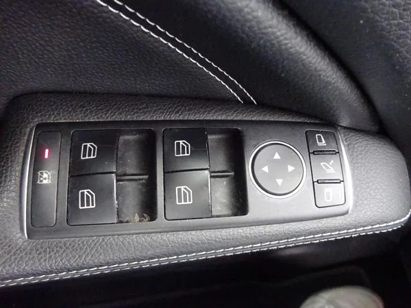 Mercedes-Benz GLA 200d 100kW 4MATIC PANORAMA - foto 25