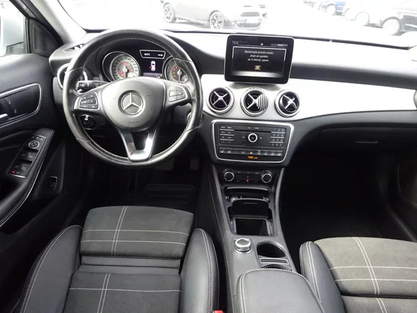 Mercedes-Benz GLA 200d 100kW 4MATIC PANORAMA - foto 7