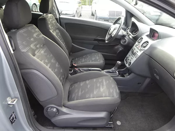 Opel Corsa 1.4i 74kW AUTOMAT SERVISKA - foto 11
