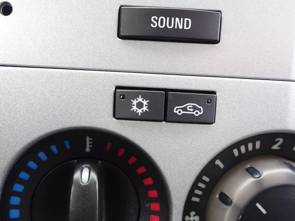 Opel Corsa 1.4i 74kW AUTOMAT SERVISKA - foto 16