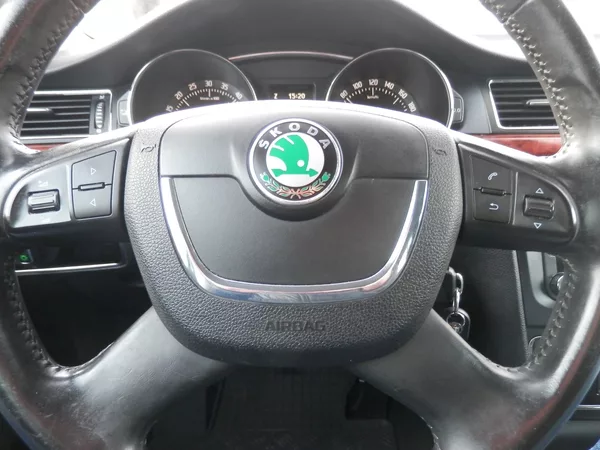 Škoda Superb 2,0TDI CR 125kW 4x4 ELEGANCE - foto 14